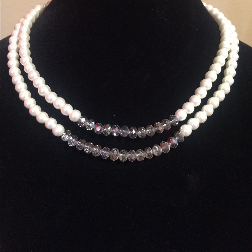 Fashion Pearl Necklace with Accenting Beads